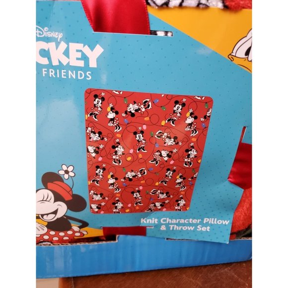 Bundle Disney, Minnie Mouse Plush Blanket & Animatronic Mickey Mouse Christmas - Picture 8 of 16